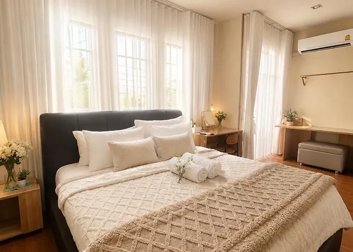 8 Bedroom Family Sleeps 20 Near Safari World Bangkok