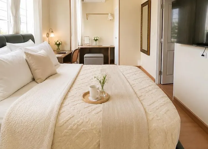 8 Bedroom Family Sleeps 20 Near Safari World Villa Bangkok
